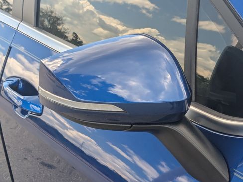 Used 2024 Kia Sportage EX image 11