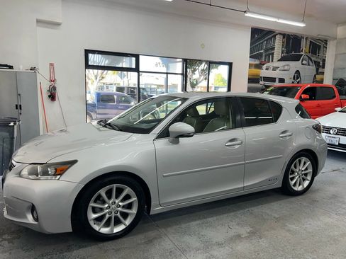 Used 2012 Lexus CT 200h image 9