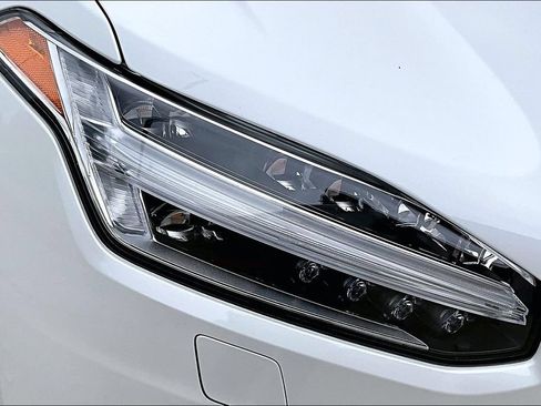 Certified 2024 Volvo XC90 B6 Ultimate AWD/4WD image 40