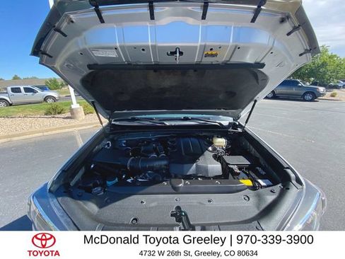 Used 2022 Toyota 4Runner TRD Off-Road Premium AWD/4WD image 26