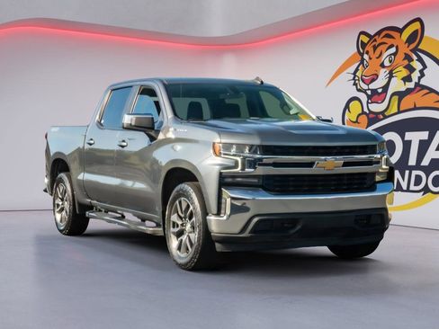 Used 2021 Chevrolet Silverado 1500 LT AWD/4WD image 3