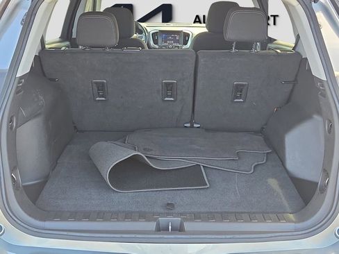 Used 2024 GMC Terrain SLE image 11