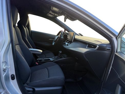 Used 2025 Toyota Corolla SE FWD image 12