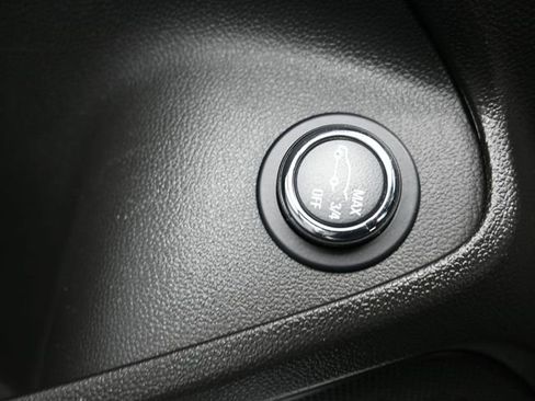 Used 2024 Chevrolet TrailBlazer ACTIV w/ Convenience Package FWD image 31