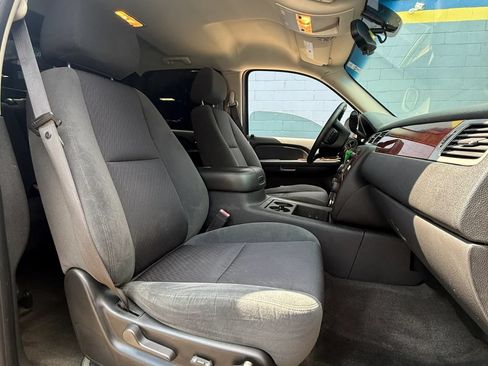 Used 2009 Chevrolet Avalanche LT RWD image 16