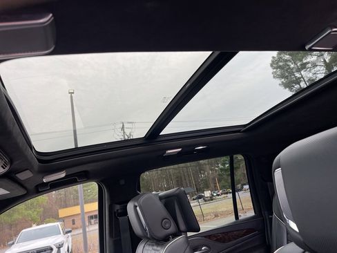 Used 2023 Cadillac Escalade ESV Sport Platinum image 22