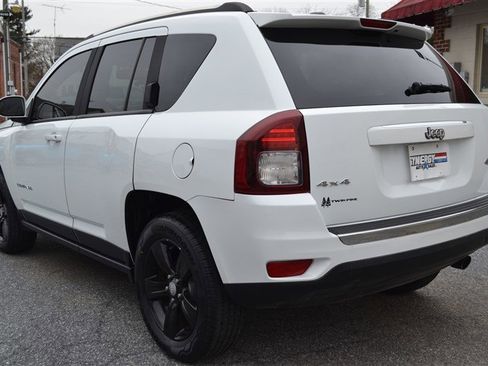 Used 2016 Jeep Compass High Altitude image 3