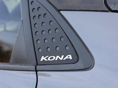 Used 2021 Hyundai Kona Night image 10