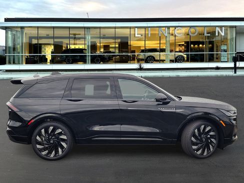New 2026 Lincoln Nautilus Reserve w/ Jet Appearance Package image 3