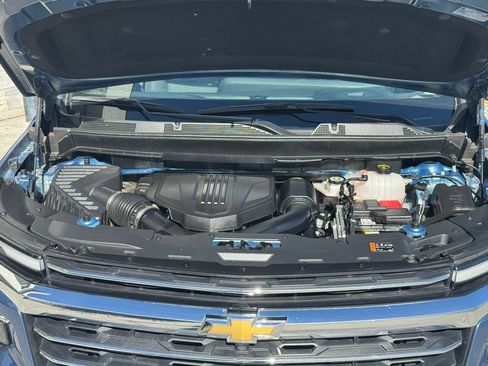 Used 2025 Chevrolet Traverse LT AWD/4WD image 24