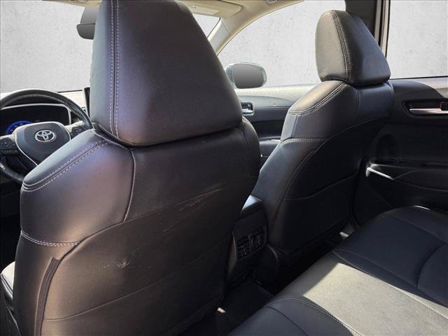 Used 2022 Toyota Corolla Cross XLE w/ Convenience Package AWD/4WD image 18