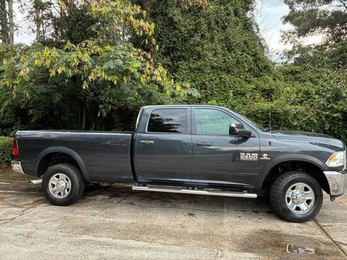 Used 2014 RAM 2500 Tradesman w/ Chrome Appearance Group AWD/4WD image 3