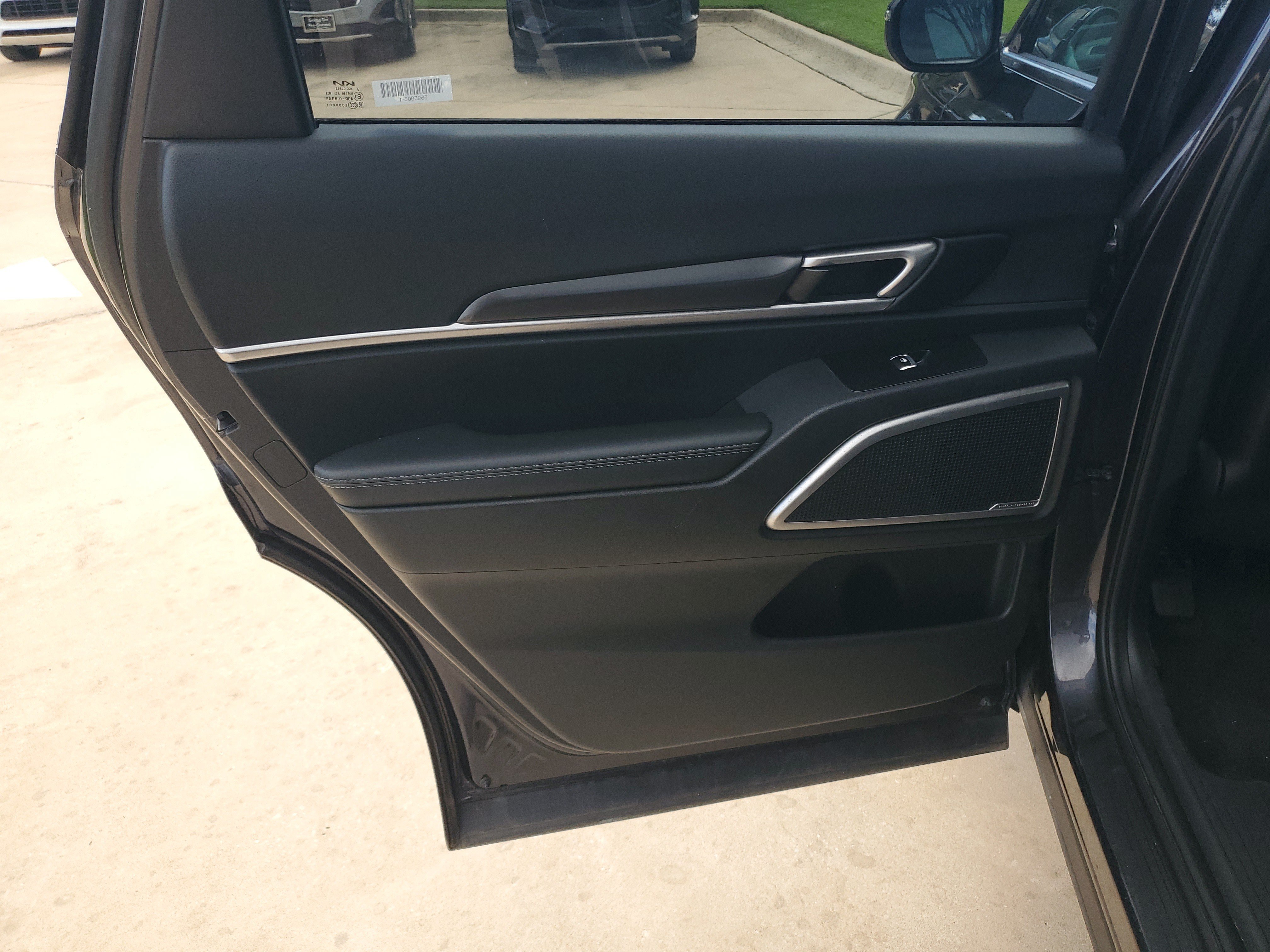 Used 2025 Kia Telluride S AWD/4WD image 30
