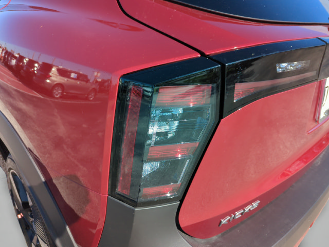 Used 2026 Nissan Kicks SR w/ Cold Weather Package FWD image 38