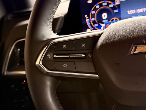 Used 2025 Chevrolet Suburban Premier image 37