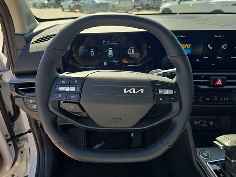 New 2026 Kia Sportage EX FWD image 30