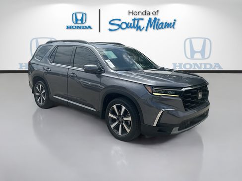 Certified 2023 Honda Pilot Touring image 1