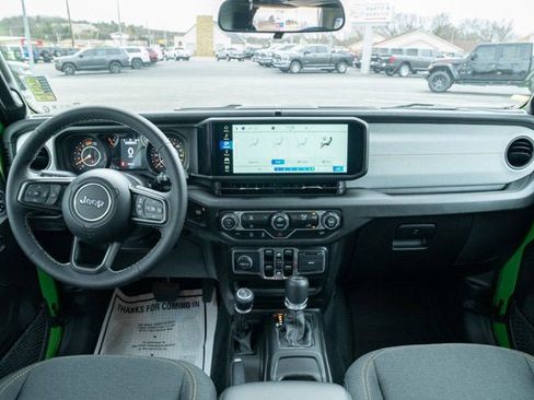 Used 2025 Jeep Wrangler Unlimited Sport image 28