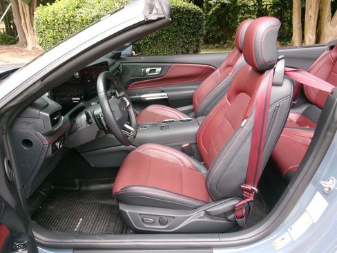 Used 2025 Ford Mustang GT Premium RWD image 13