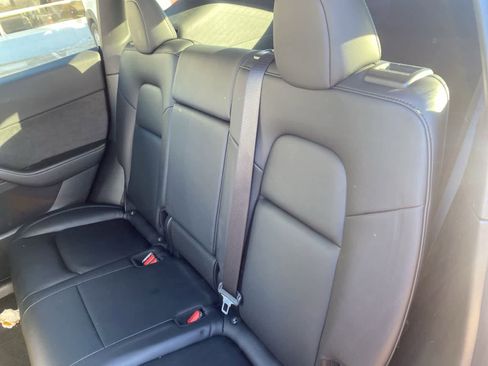 Used 2021 Tesla Model Y Long Range image 13