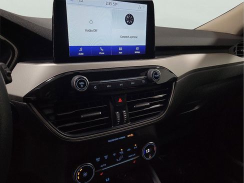 Used 2020 Ford Escape SE image 19