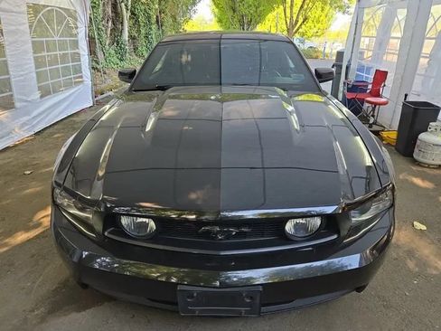 Used 2012 Ford Mustang GT w/ Electronics Pkg RWD image 2