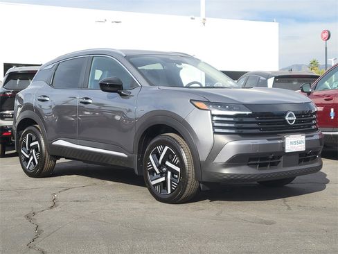 New 2026 Nissan Kicks SV w/ SV Premium Package image 4