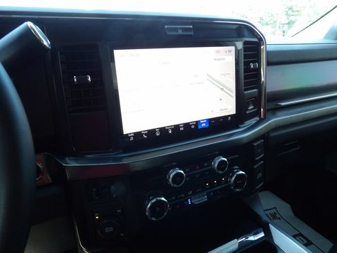 Used 2025 Ford F250 Lariat AWD/4WD image 25
