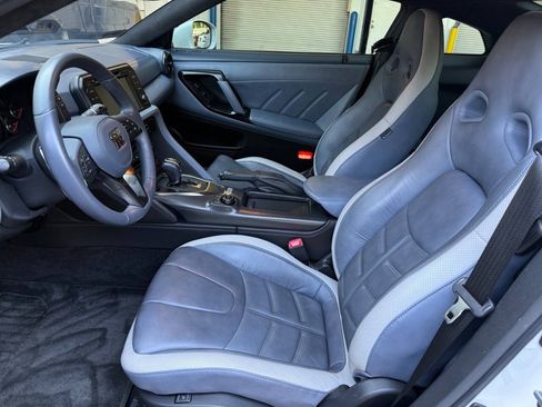 Used 2020 Nissan GT-R Premium AWD/4WD image 15
