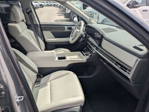 Used 2025 Hyundai Santa Fe Limited AWD/4WD image 35