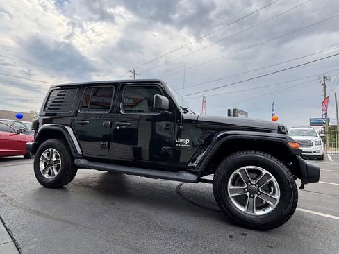 Used 2020 Jeep Wrangler Unlimited Sahara AWD/4WD image 15