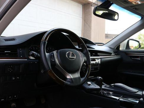 Used 2014 Lexus ES 350 w/ Luxury Package FWD image 26