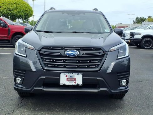 Used 2024 Subaru Forester Premium AWD/4WD image 2