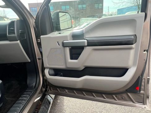 Used 2018 Ford F150 XLT w/ Equipment Group 302A Luxury AWD/4WD image 30