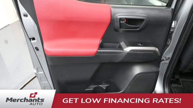 Used 2022 Toyota Tacoma SR5 AWD/4WD image 17