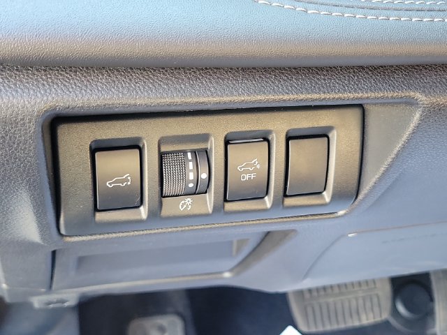 Used 2025 Subaru Outback Touring AWD/4WD image 13