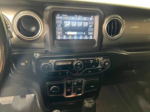 Used 2020 Jeep Wrangler Unlimited Sahara AWD/4WD image 18