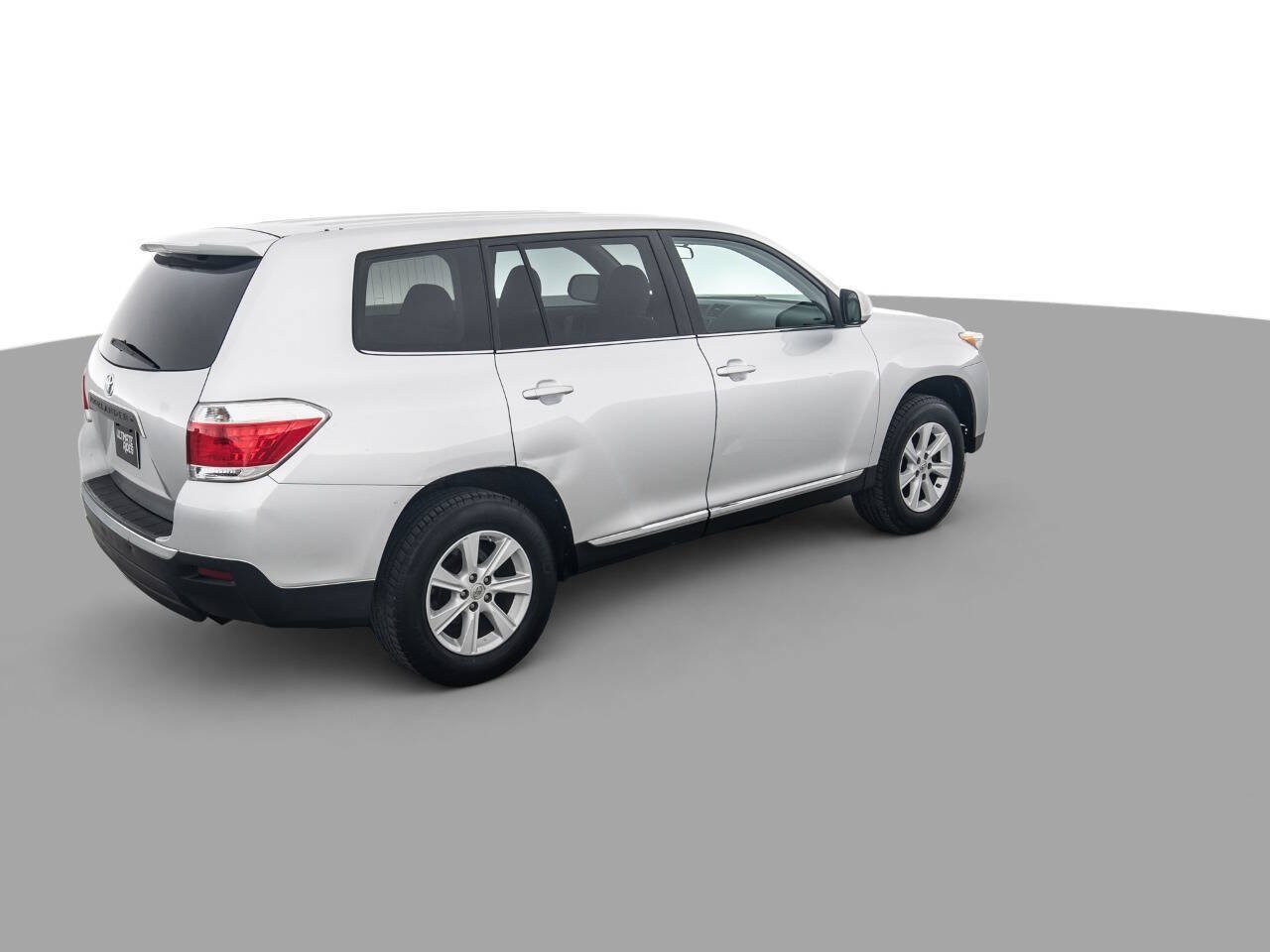 Used 2013 Toyota Highlander FWD w/ Cold Weather Pkg image 5