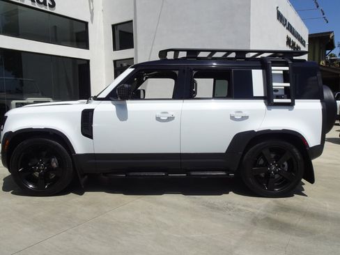 Used 2021 Land Rover Defender 110 SE AWD/4WD image 3