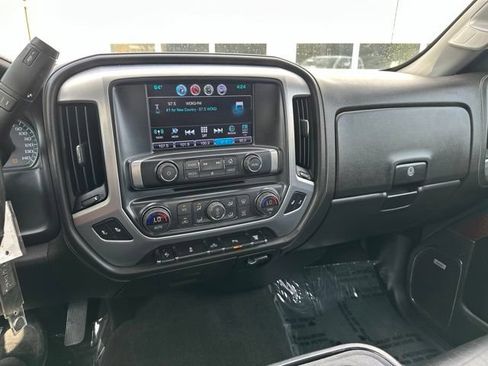 Used 2018 GMC Sierra 2500 SLT w/ Duramax Plus Package AWD/4WD image 27
