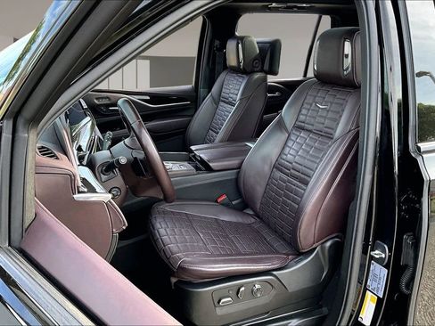 Used 2022 Cadillac Escalade Sport Platinum w/ LPO, ONYX Package AWD/4WD image 27