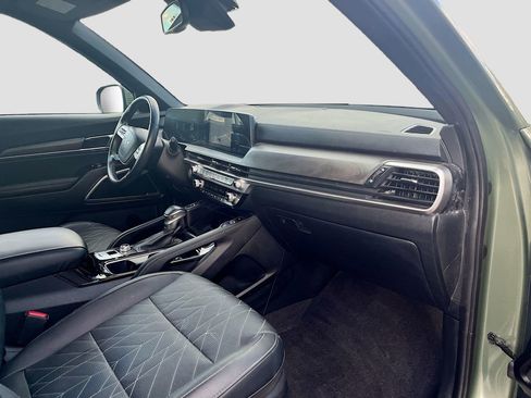 Used 2024 Kia Telluride EX X-Line image 30