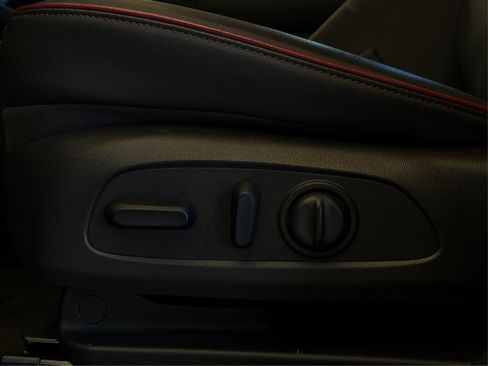 Used 2025 Chevrolet TrailBlazer RS w/ Convenience Package image 29