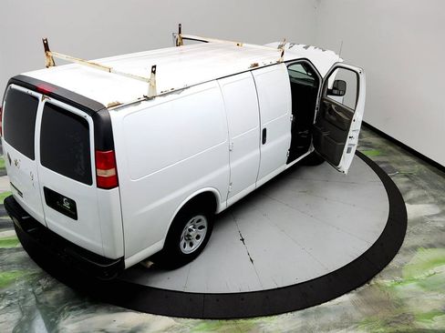 Used 2013 Chevrolet Express 1500 RWD image 32