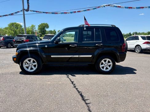 Used 2005 Jeep Liberty Limited AWD/4WD image 2