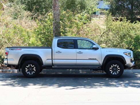 Used 2023 Toyota Tacoma TRD Off-Road w/ Black Out Package (TMS) AWD/4WD image 6