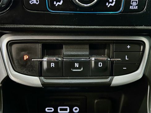 Used 2022 GMC Terrain SLT w/ LPO, 'HIT The Road' Package image 14