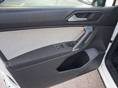 Used 2018 Volkswagen Tiguan S FWD image 15