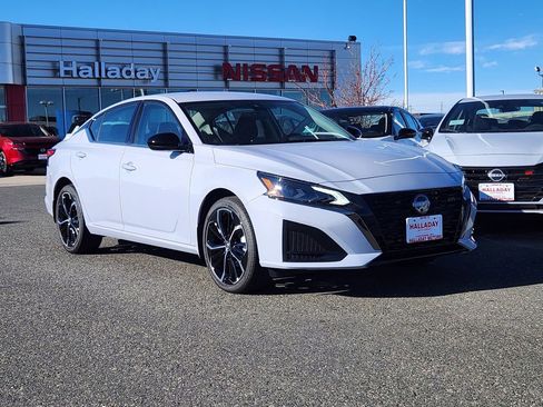 New 2025 Nissan Altima 2.5 SR image 5