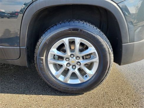 Used 2020 Chevrolet Traverse LT image 31